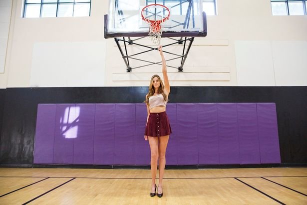 AMAZING Model with longest Legs in USA — Steemkr